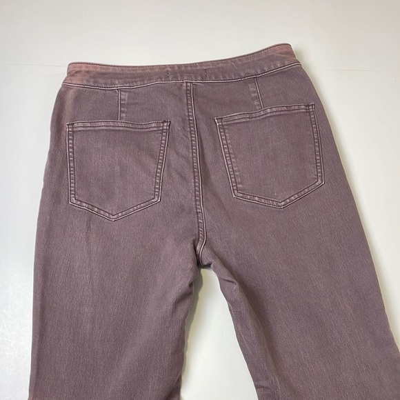 We The Free People Super Flared Acid-Wash Jeans Size 27 Raw Hem Stretch - Picture 10 of 16